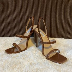 BNWT Steve Madden size 8.5 brown heels